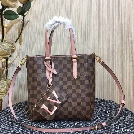 20DJ570047 LV Bags 0807
